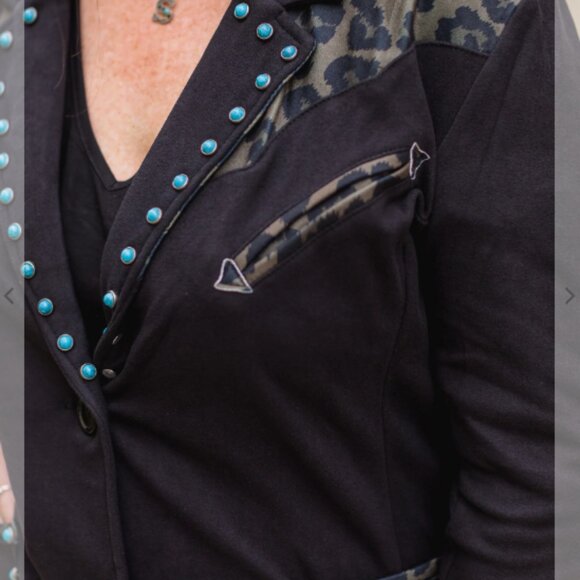 Brindle Blazer - Picture 2 of 3